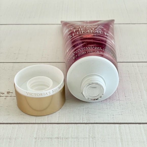 Victoria's Secret Guava Fiesta Shimmer Fragrance Lotion Full Size 8oz - Picture 8 of 10